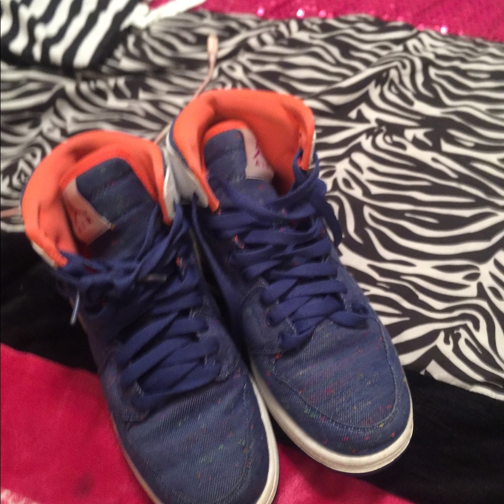 Shoes - Picture 3 of 4